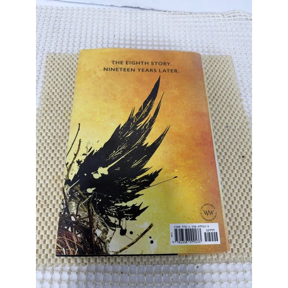 Harry Potter and the Cursed Child Parts 1&2 Special Rehearsal Edition Script EUC
